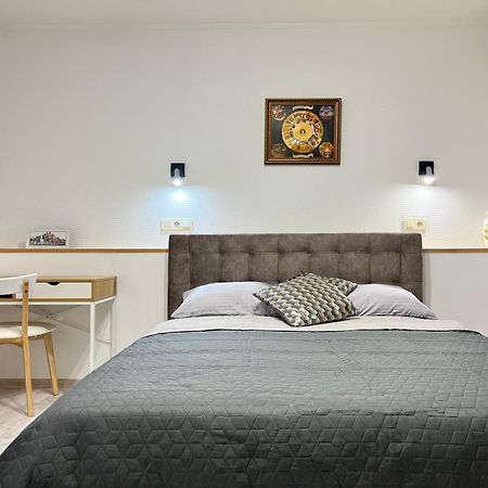 Chernigov City Apartments Na Peremohy Buitenkant foto