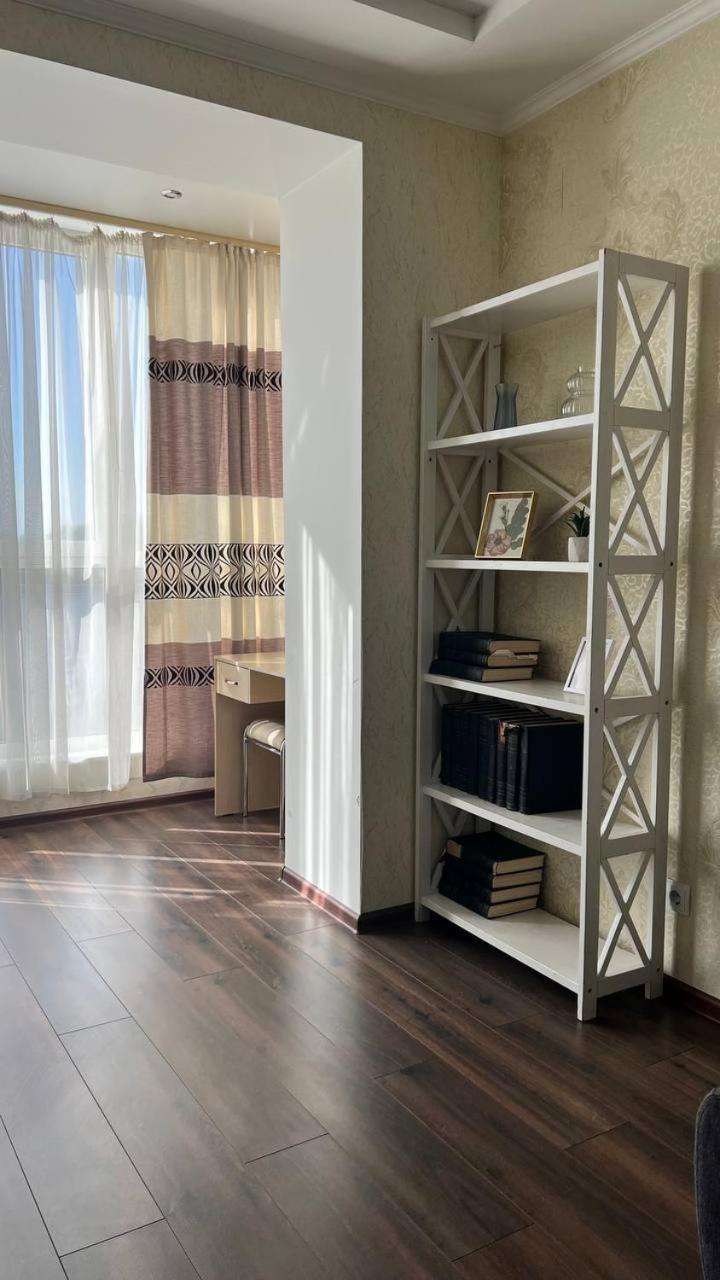 Chernigov City Apartments Na Peremohy Buitenkant foto