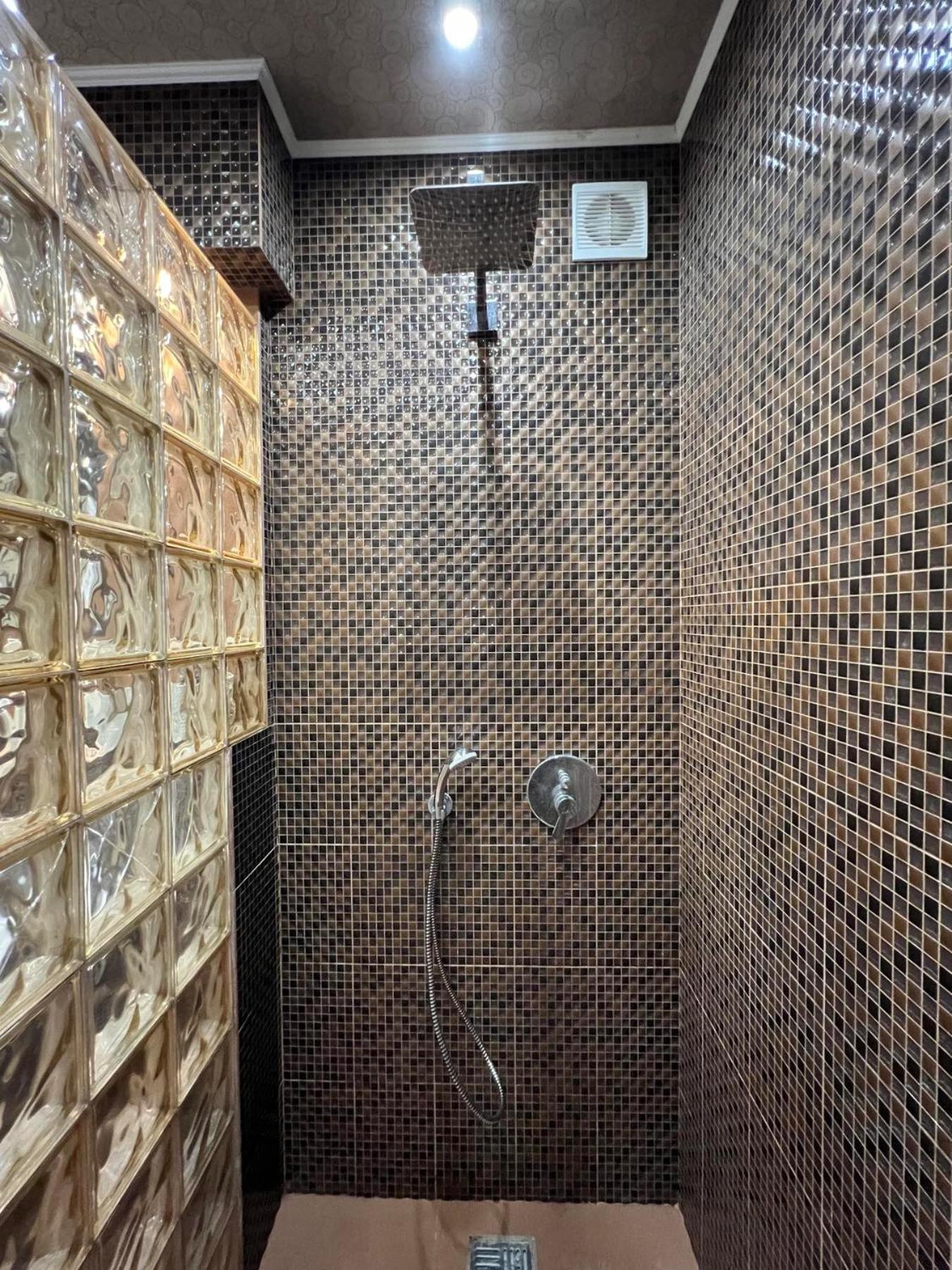 Chernigov City Apartments Na Peremohy Buitenkant foto