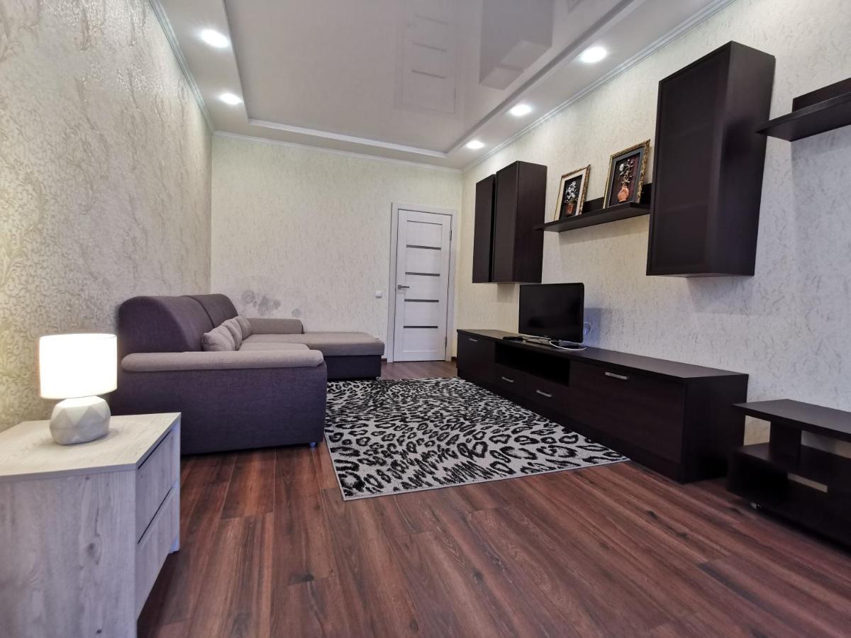 Chernigov City Apartments Na Peremohy Buitenkant foto