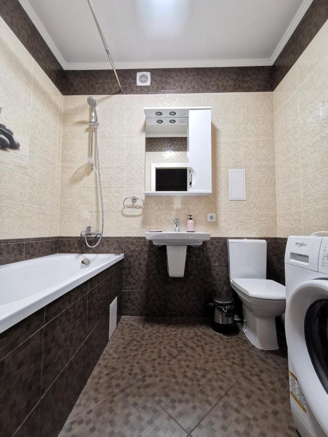 Chernigov City Apartments Na Peremohy Buitenkant foto